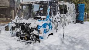 Хозяин проводил сварочные работы: в Кореличах полностью сгорел микроавтобус